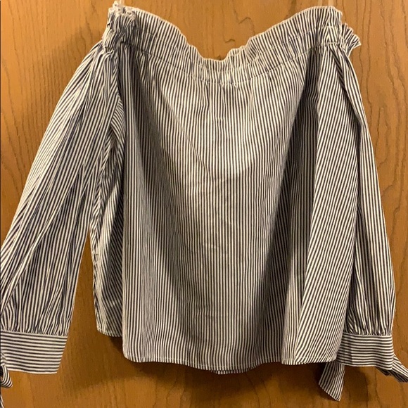 Off the shoulder blouse - Picture 1 of 1